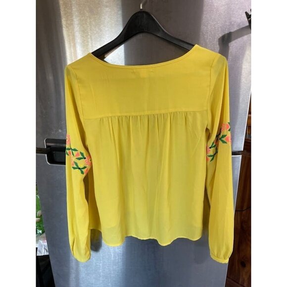 GIANNI BINI Floral Embroidered Blouse WOMEN'S SZ M YELLOW and PINK lightweight - Picture 2 of 14